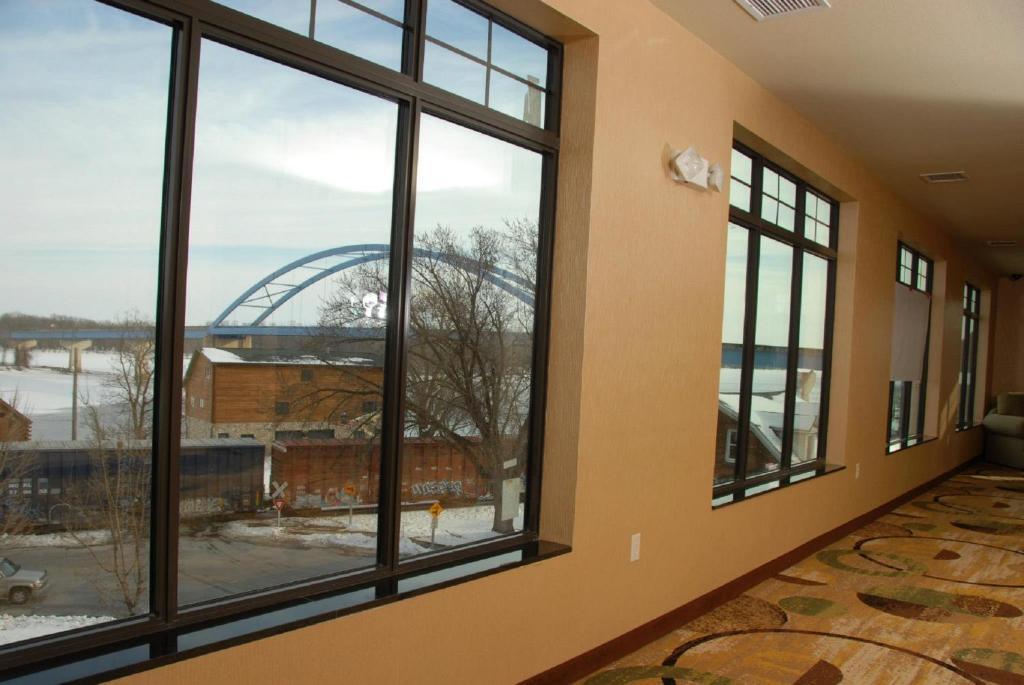 Cobblestone Inn & Suites - Marquette Exteriör bild
